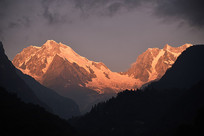 ����ɽϵ����ɽ����ӥ�����ս�ɽ